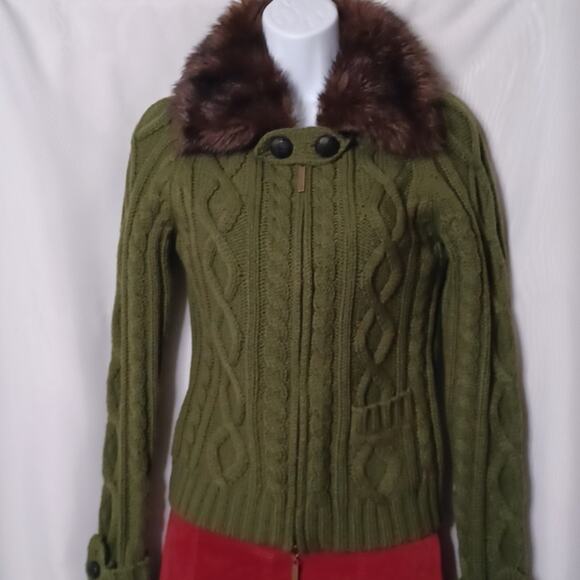 BCBGMAXAZRIA Green Wool Blend Cable Knit Sweater. Size S - Picture 6 of 15